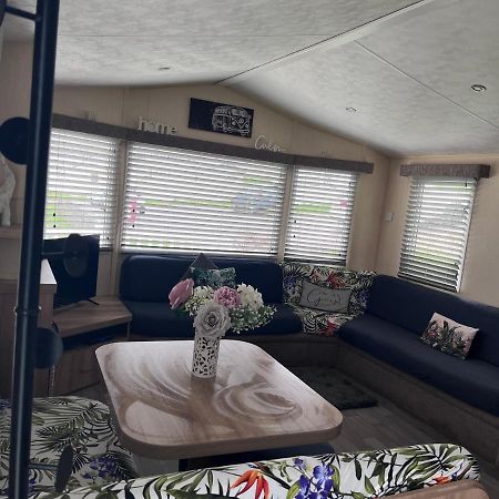 Take Me To The Beach At J&S Caravan Holidays Newquay Bay Resort Saint Columb Minor Экстерьер фото